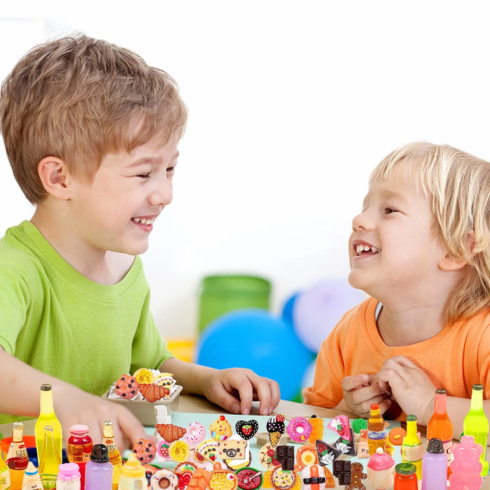 40 sztuk akcesoriów skrzatów, mini zabawki dla dzieci, 30 sztuk jedzenia i 10 sztuk butelek na napoje w losowym, uroczym domku dla lalek, zabawka spożywcza DIY
