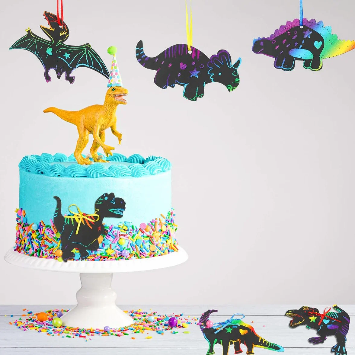 48 szt. zdrapywania karty kreatywne dinozaury papier artystyczny z 48 drewnianymi ołówkami i 48 wstążkami na przyjęcie urodzinowe, dekoracja DIY