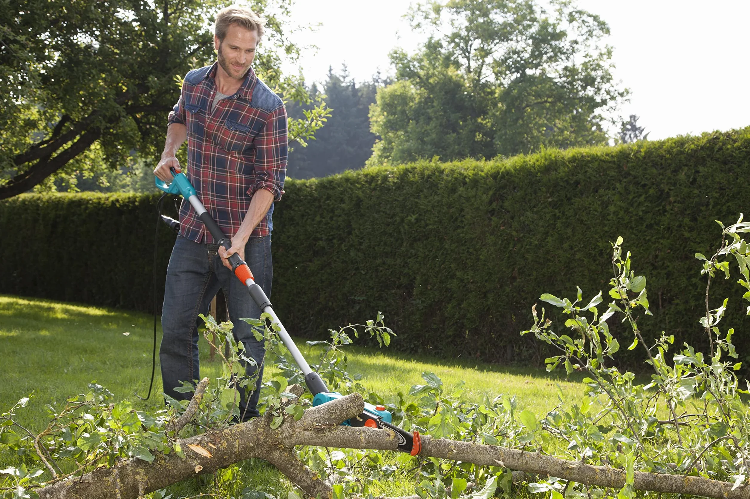 Gardena TCS Li-720/20 teleskopowa pilarka do gałęzi 720W 20cm prowadnica 4,40m zasięg