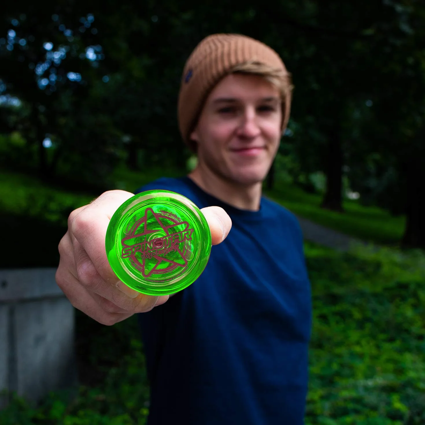 YoyoFactory SPINSTAR Yo-Yo – czerwony (idealny dla początkujących, sznurek i instrukcja w zestawie)