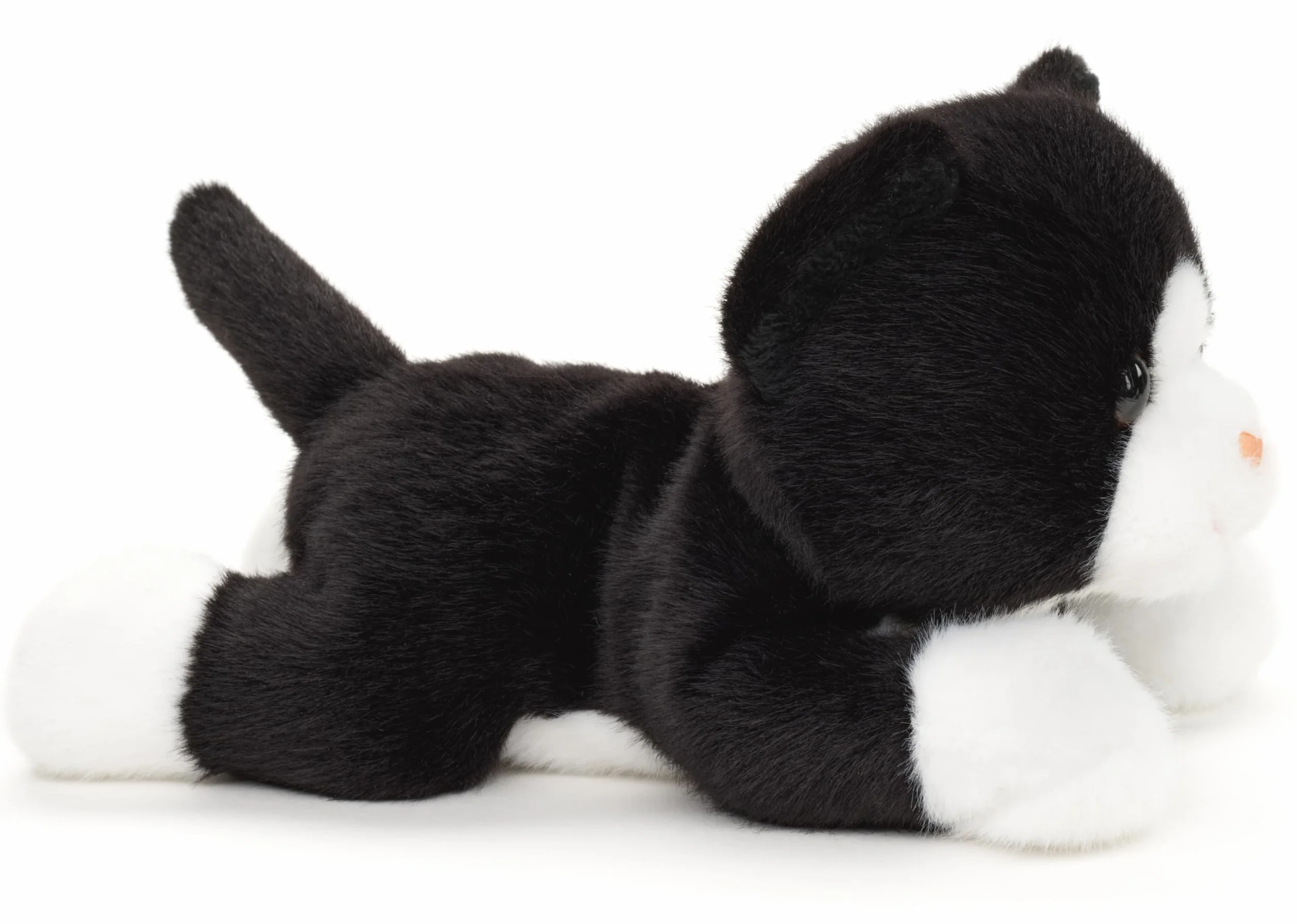 Uni-Toys - Kot czarno-biały, leżący - 20 cm (długość) - pluszowa zabawka, przytulanka