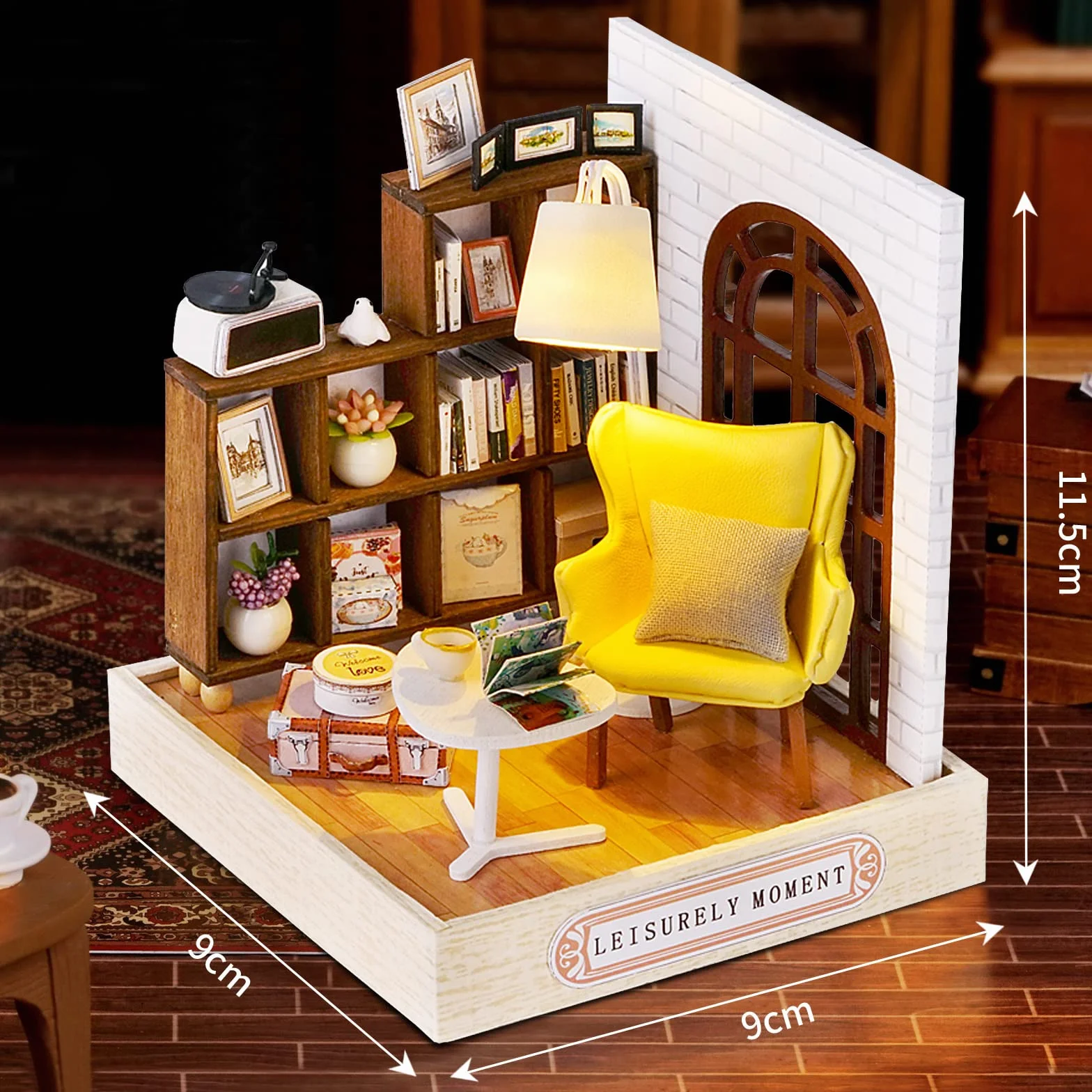 Cuteefun Miniaturowy zestaw do domku dla lalek, drewniany zestaw do domku dla lalek z meblami i osłoną przeciwpyłową, ręcznie robione rękodzieło dla dorosłych, prezent na urodziny, Boże Narodzenie
