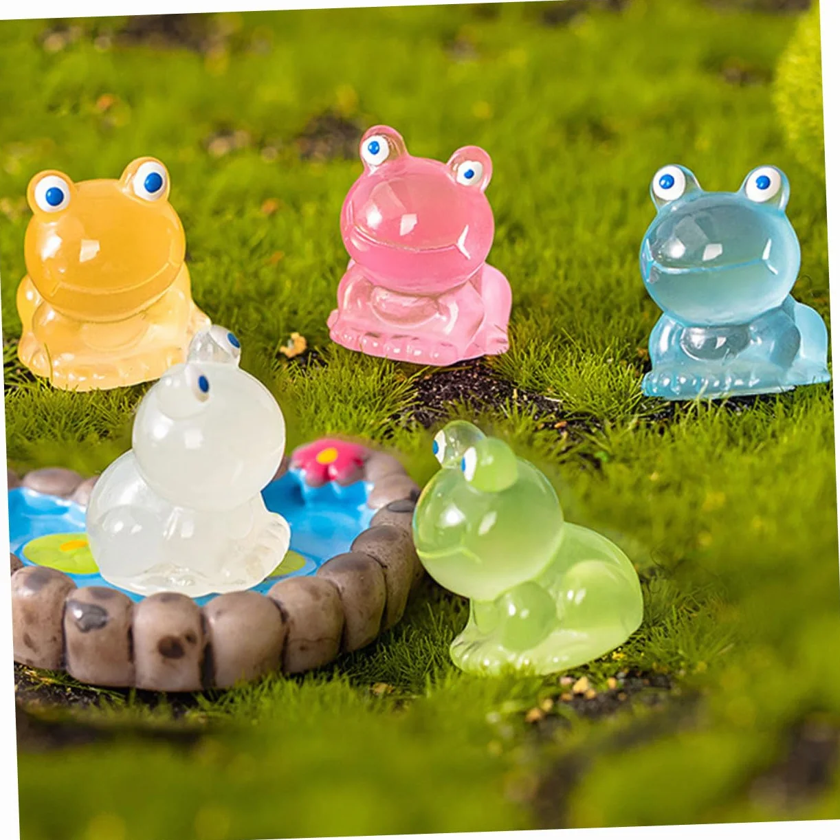 30 Szt. Sztuk Miniaturowych Figurek Żab z Żywicy Świecące Ciemności Kolorowe Dekoracje Do Mikroogrodów i Domków dla Lalek Urocze Rzeźby Zwierząt Karcianych