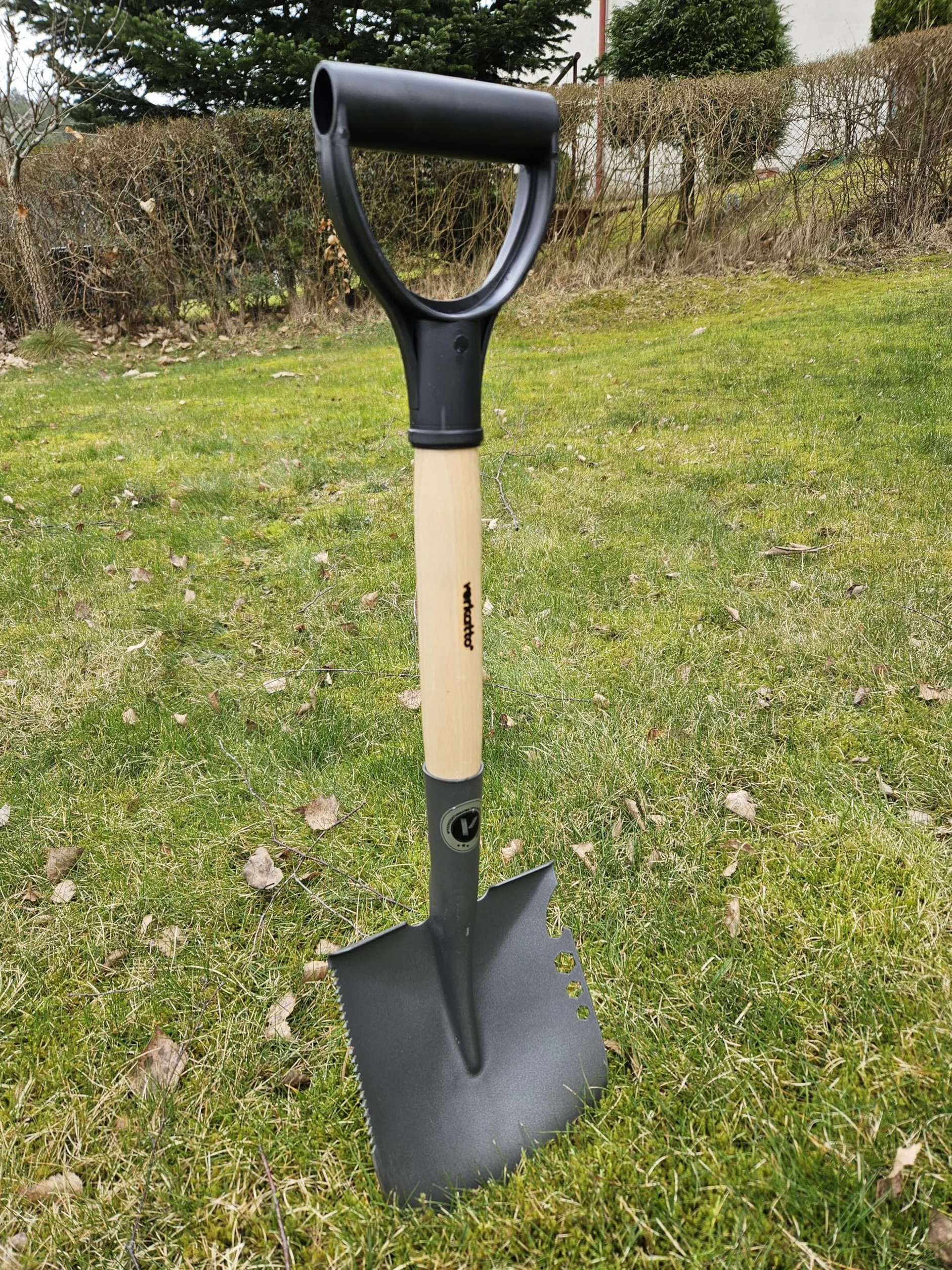 Mivos Saperka Kempingowa z Hartowanej Stali Borowej 66 cm Łopata Survivalowa Trzonek z Drewna Bukowego Szpadel Wielofunkcyjny