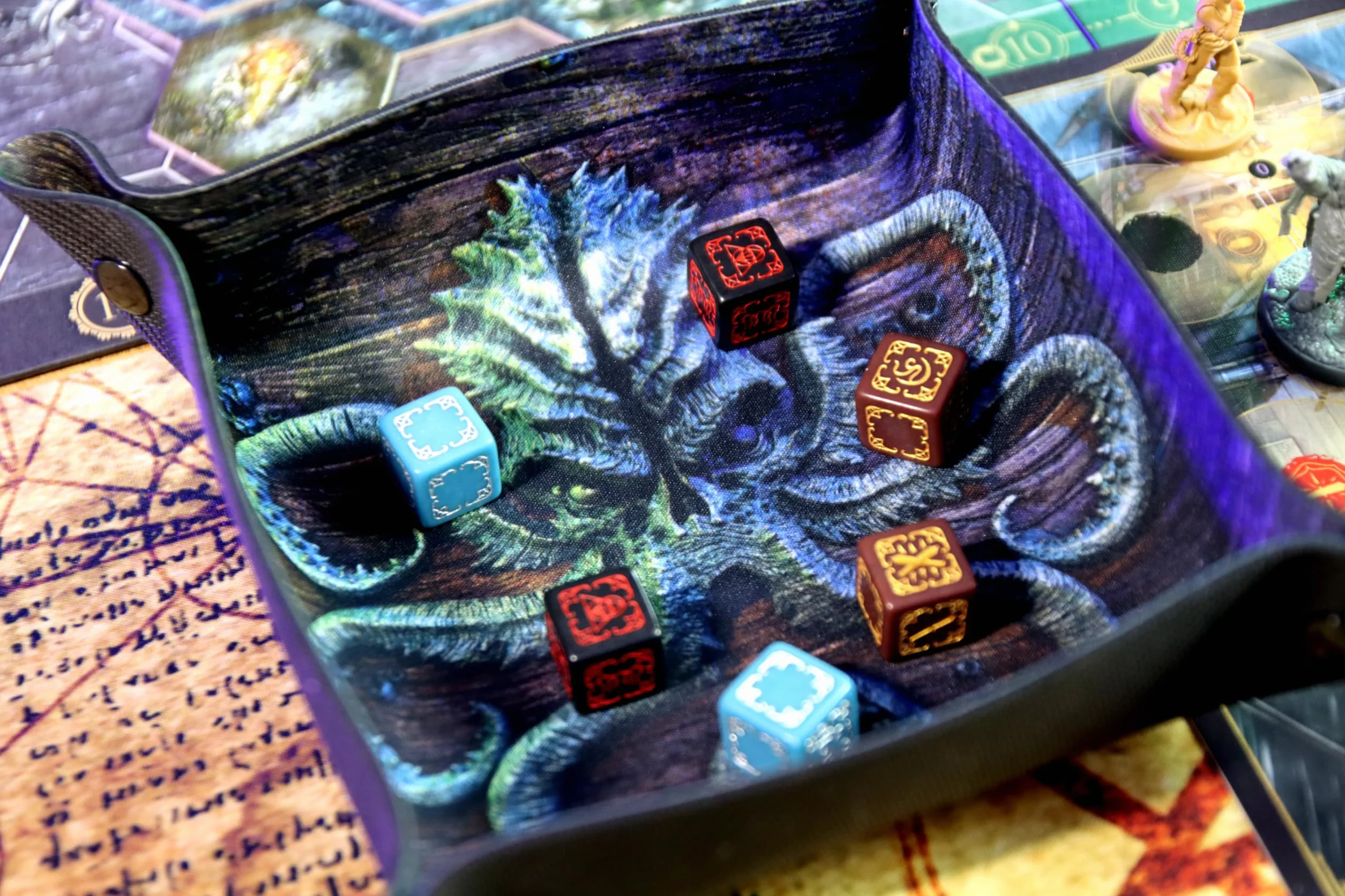 Tacka na kości - Dice Tray do gier planszowych i RPG kompatybilny z Song of Ice and Fire, Cthulhu: Death May Die, Arkham, Galakta: Posiadłość Szaleństwa - Kraken