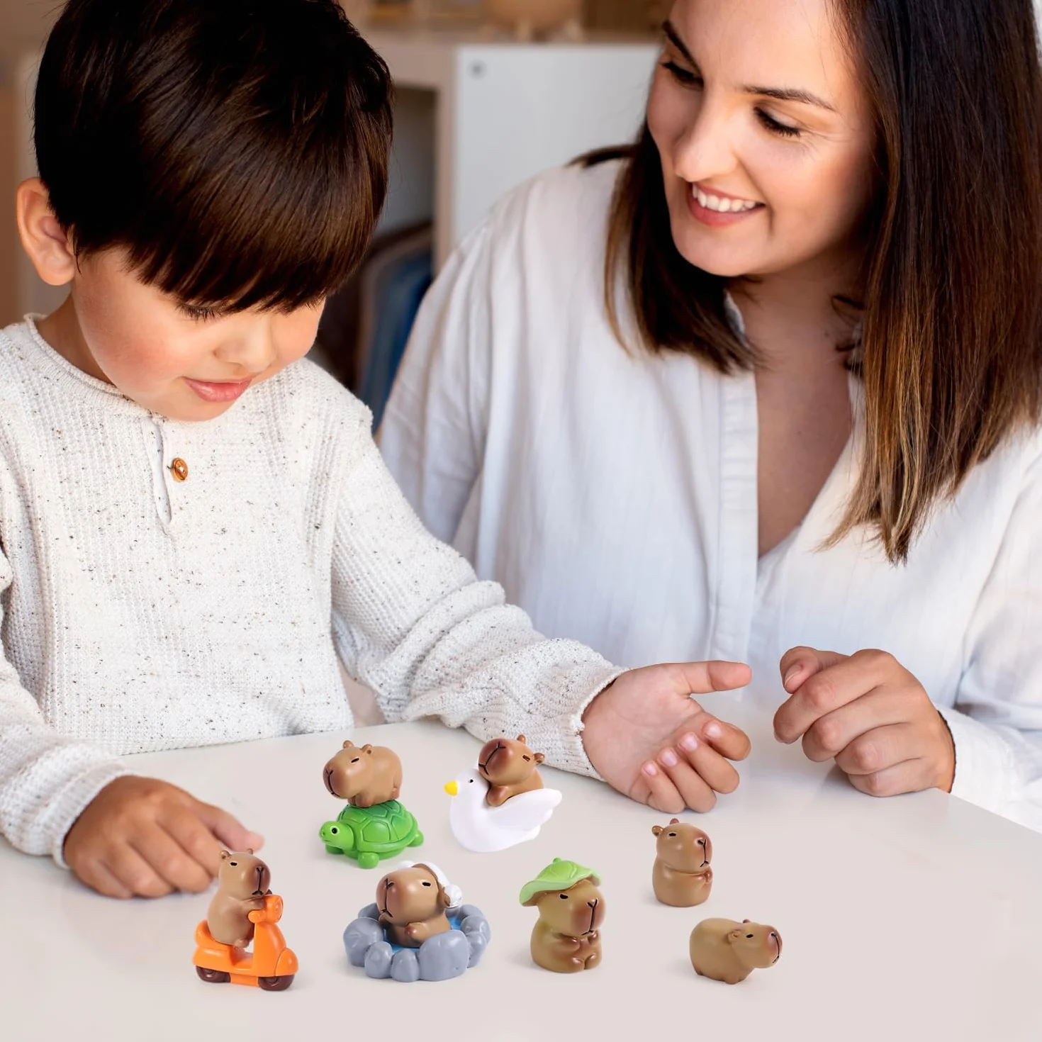 Tinoaly 13szt Miniaturowe Figurki Kapibary z Żywicy, Kolekcjonerskie Zabawki Zwierząt do Dekoracji