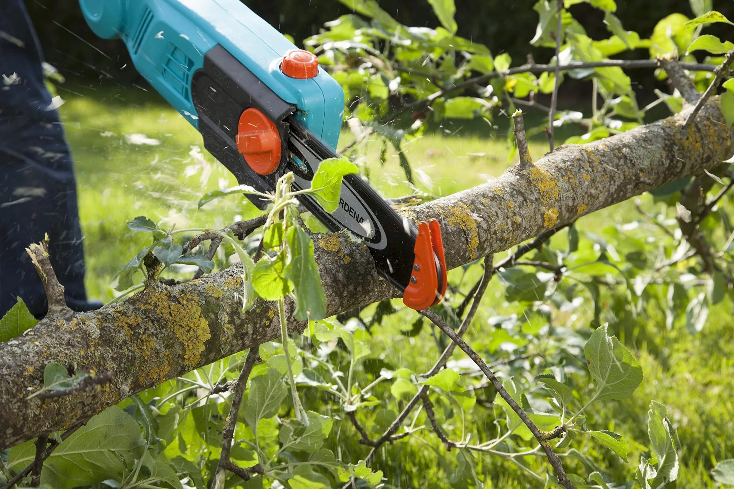 Gardena TCS Li-720/20 teleskopowa pilarka do gałęzi 720W 20cm prowadnica 4,40m zasięg