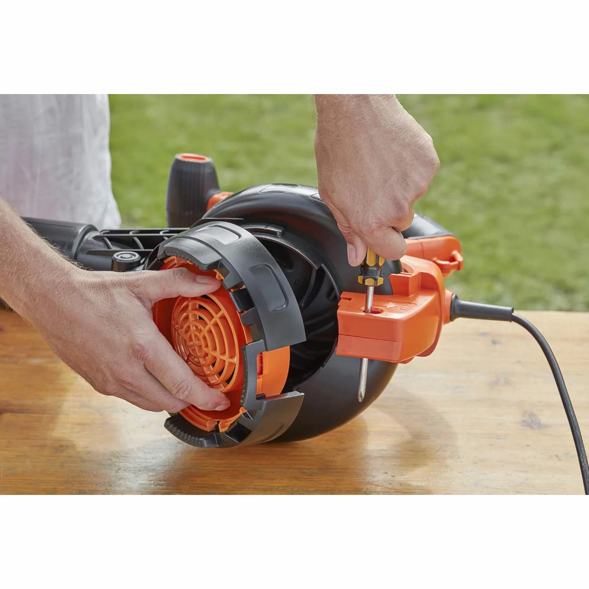 BLACK+DECKER BEBLV300-QS Elektryczny Odkurzacz do Liści 3 w 1 3000 W 72 L
