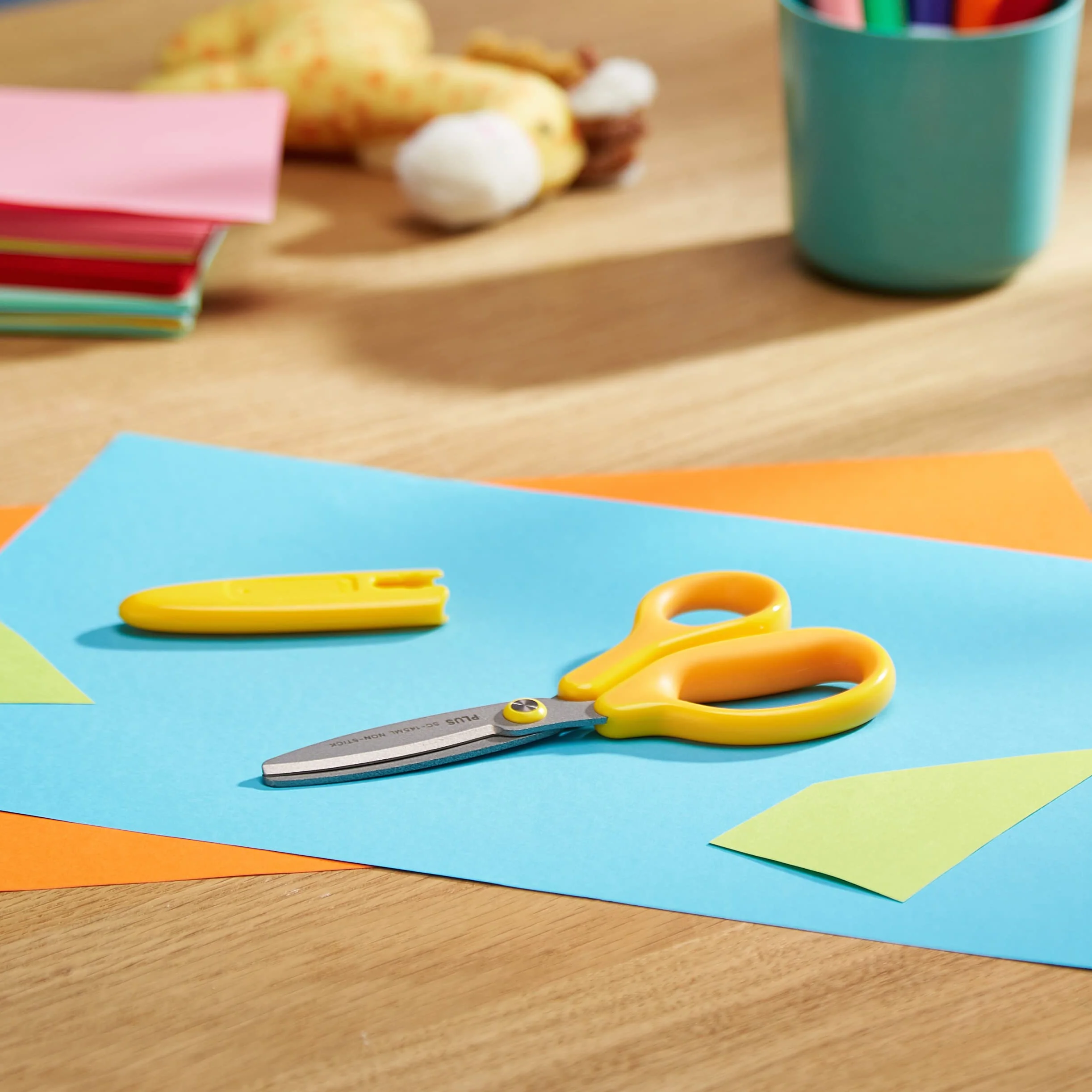 PLUS Japan Nożyce Fitcut Curve Kids żółte dla leworęcznych 1 sztuka