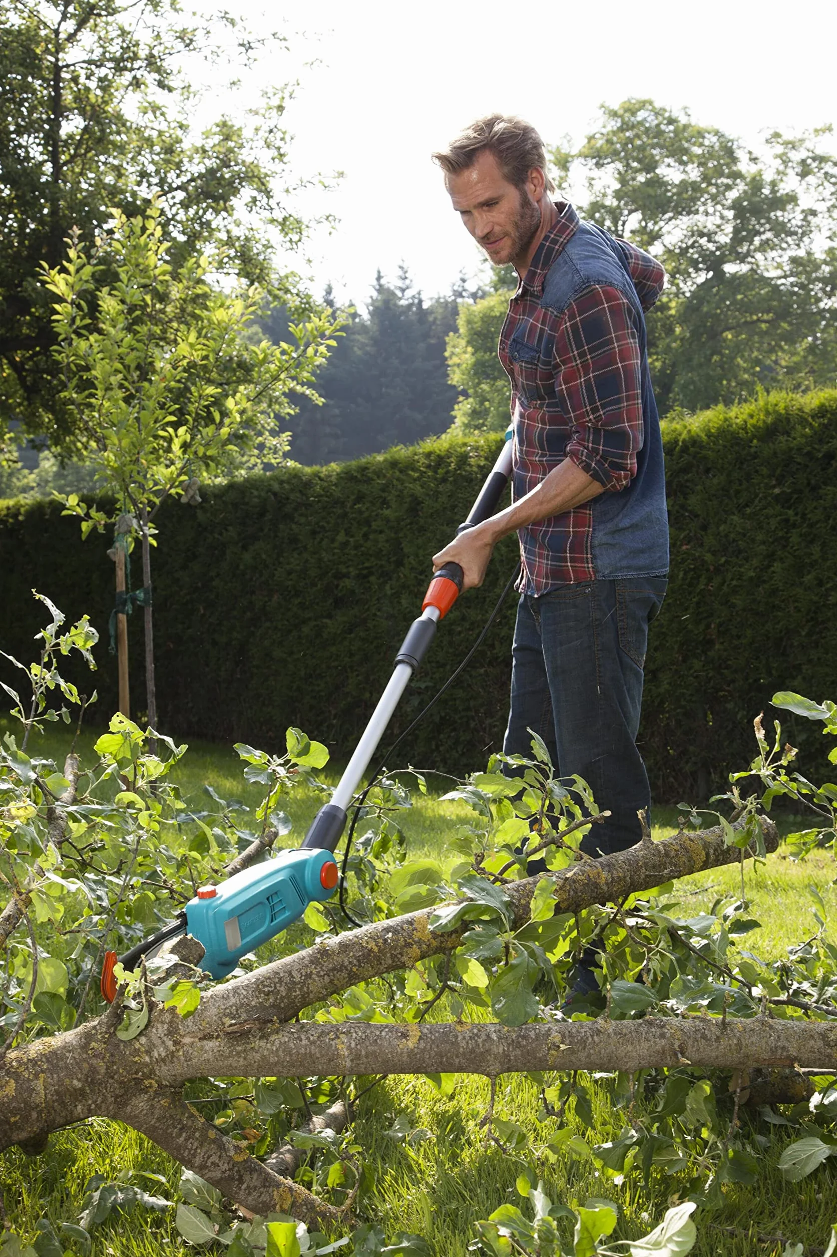 Gardena TCS Li-720/20 teleskopowa pilarka do gałęzi 720W 20cm prowadnica 4,40m zasięg