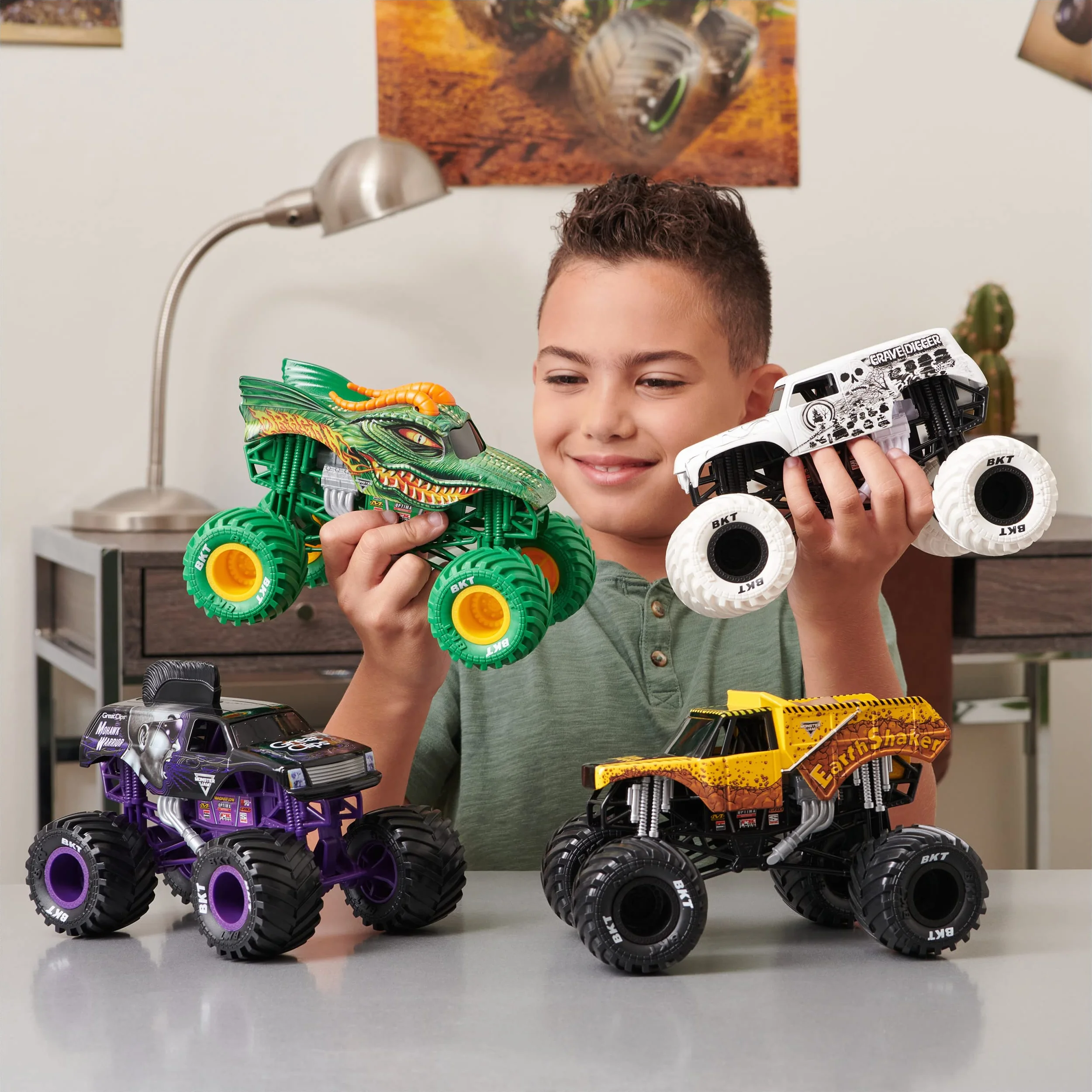 Monster Jam, Oficjalny pojazd Megalodon Monster Truck, odlewany ciśnieniowo pojazd do kolekcjonowania w skali 1:24, zabawka dla dzieci od 3 lat
